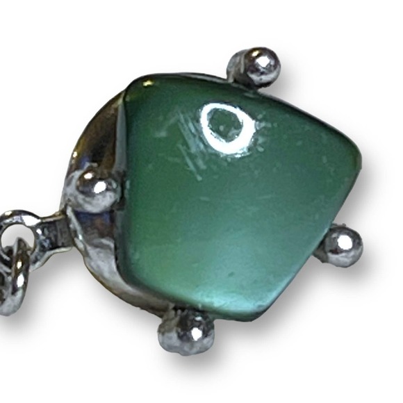 Sarah Coventry Vintage Silver Tone Tie Tack with Green Moonglow Lucite - Picture 5 of 7